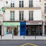 Stylish 1Bd Duplex - Stunning Views Near Louvre