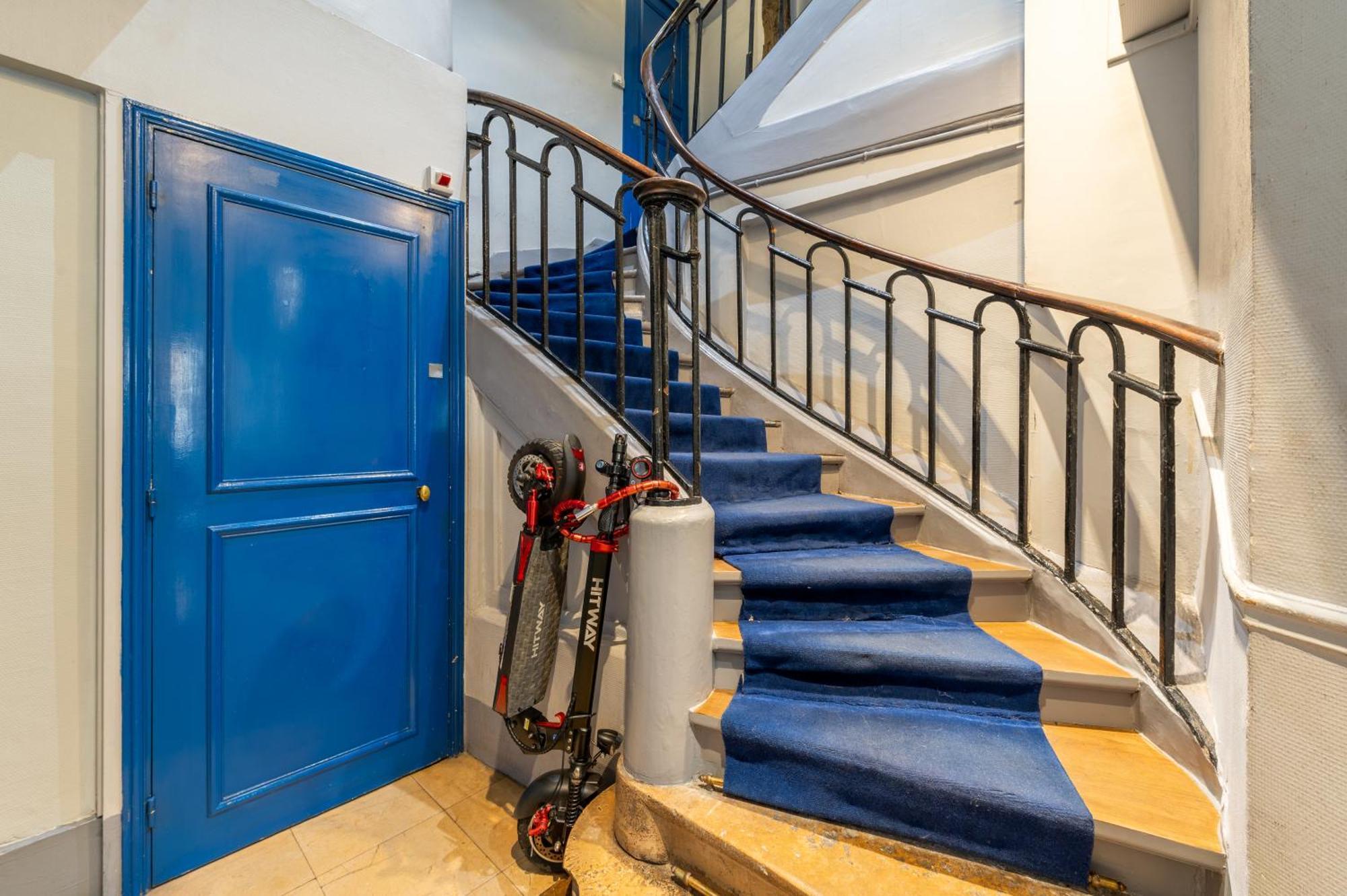 Stylish 1bd Duplex - Stunning Views Near Louvre * Parijs