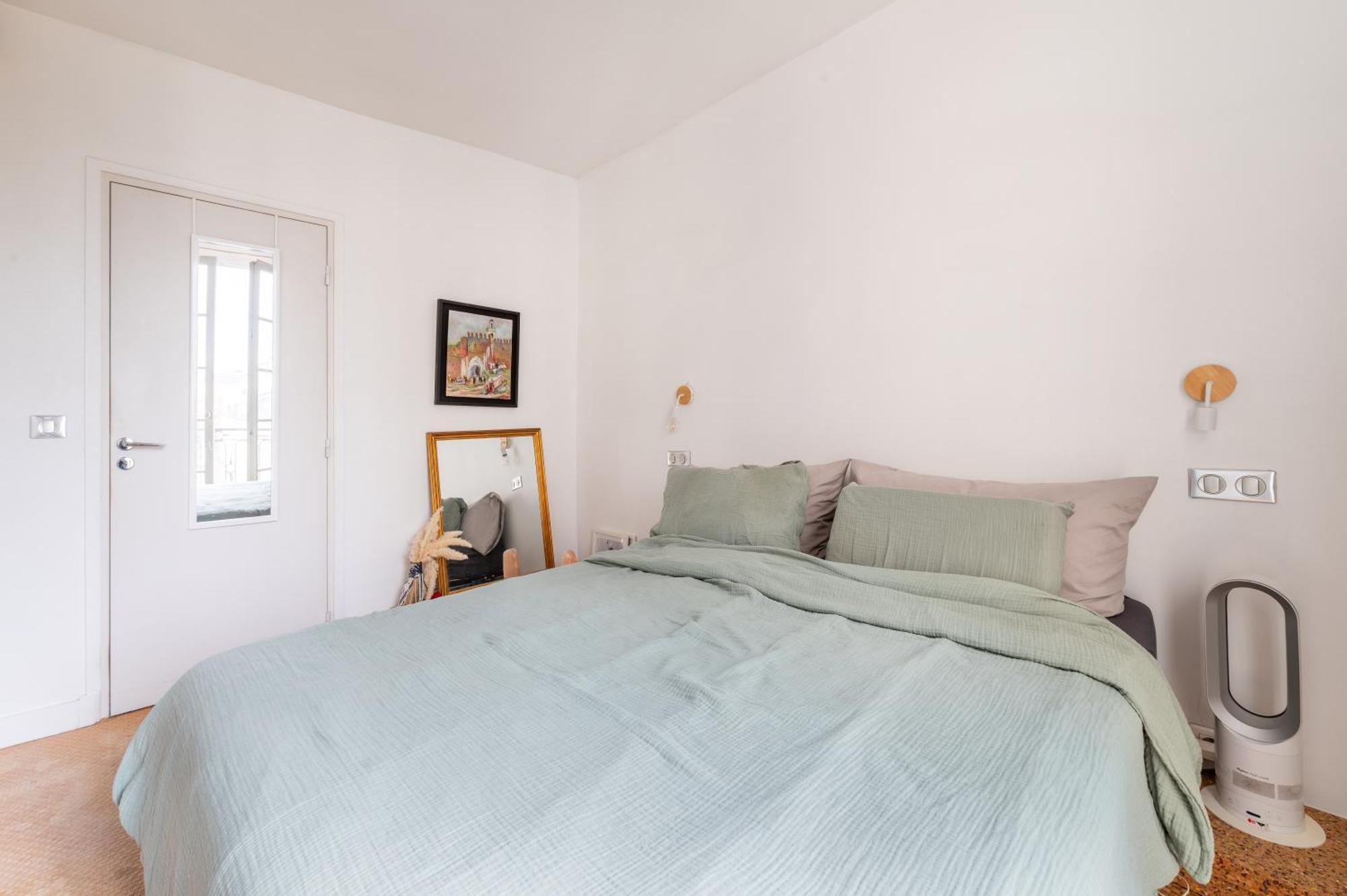 Stylish 1bd Duplex - Stunning Views Near Louvre *