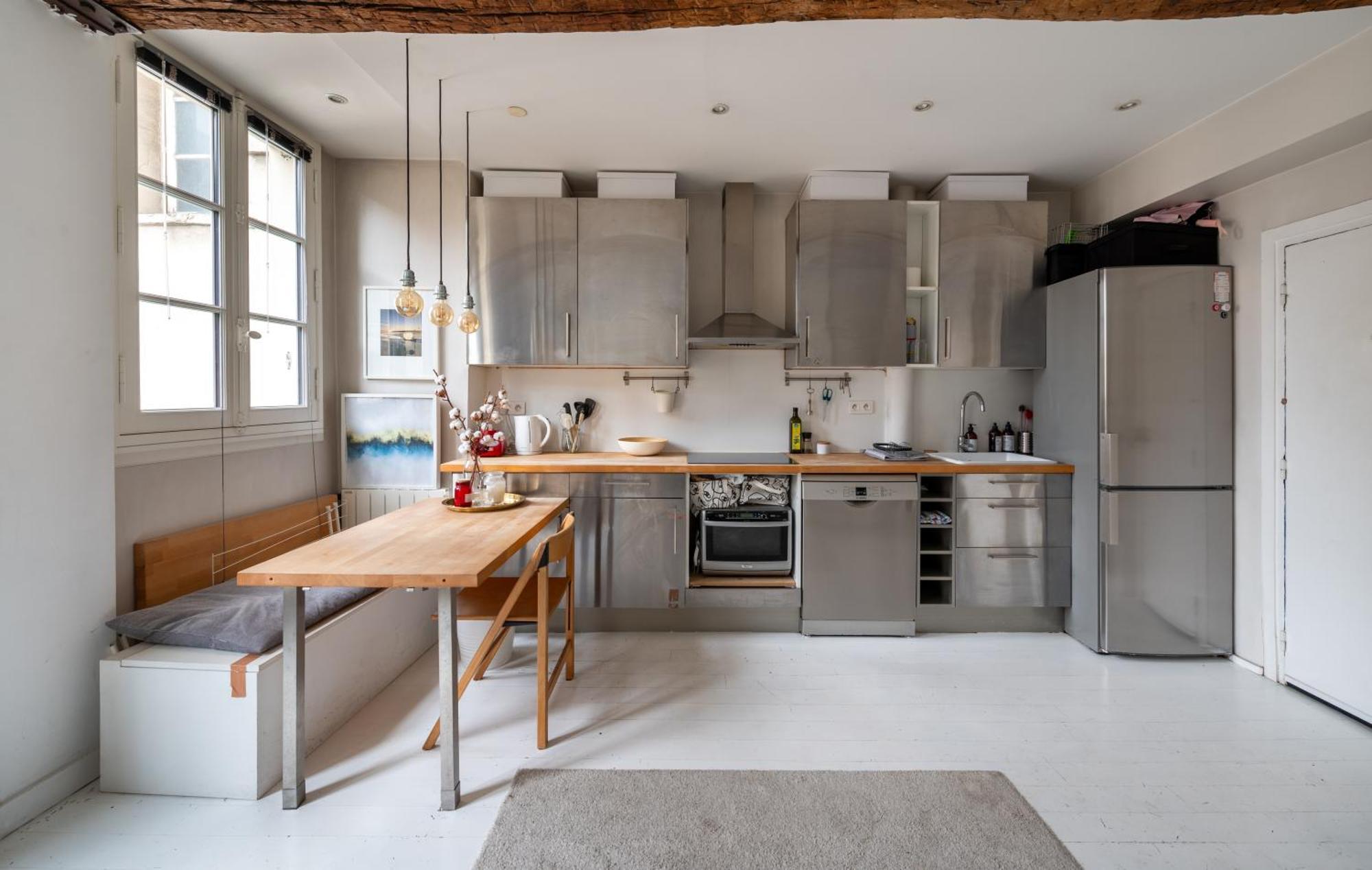 Stylish 1bd Duplex - Stunning Views Near Louvre * Parijs