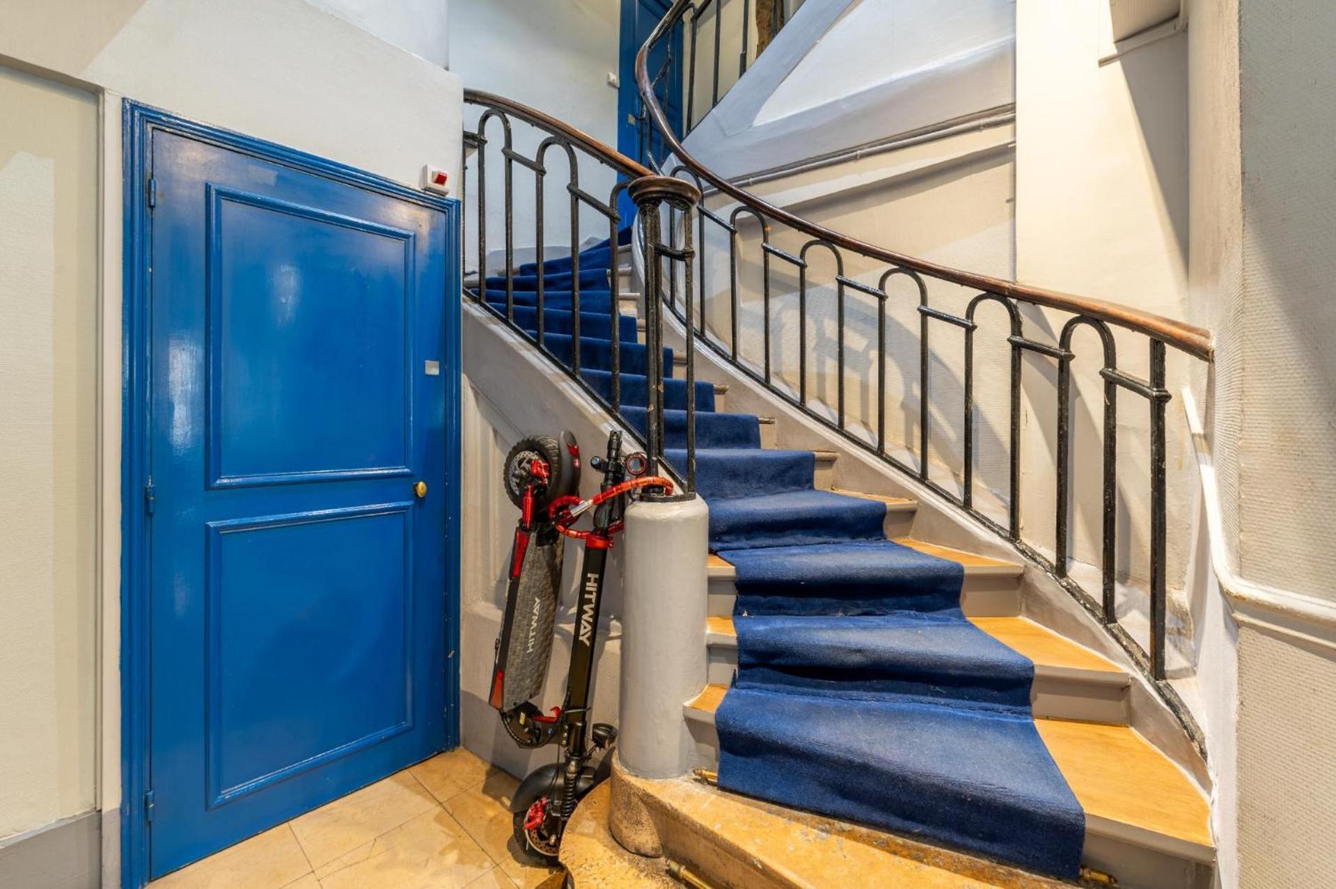 Stylish 1bd Duplex - Stunning Views Near Louvre * Parijs