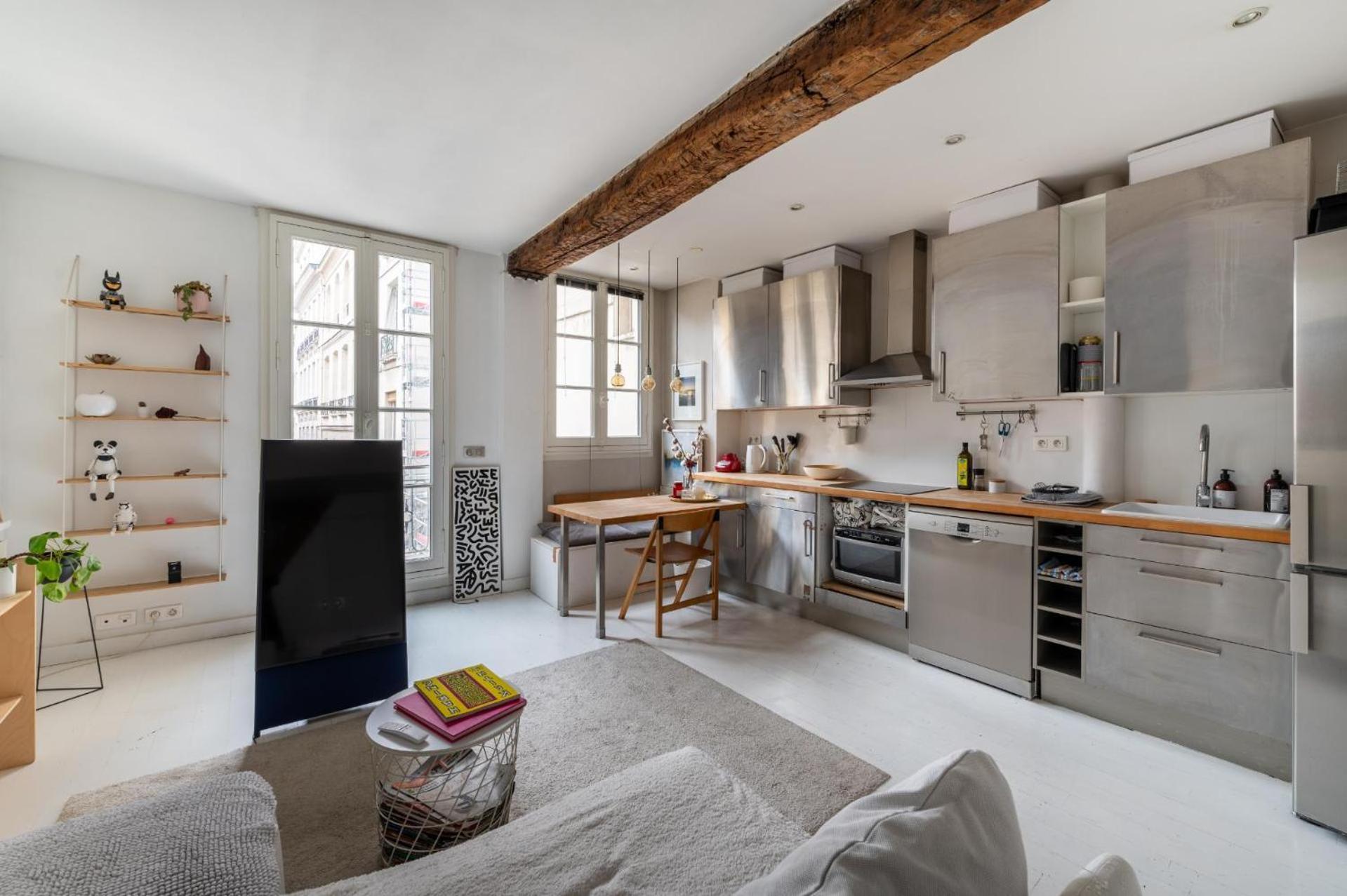 Stylish 1bd Duplex - Stunning Views Near Louvre Parijs
